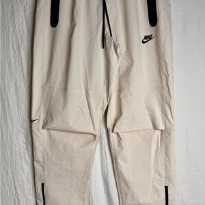 Brand new Nike men’s pants, new with tags, never worn